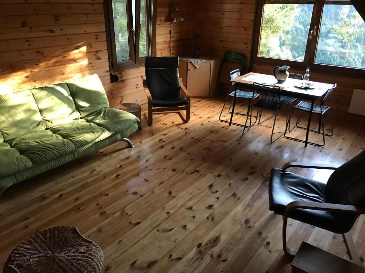 Chalet In The Forest Калаврита Экстерьер фото